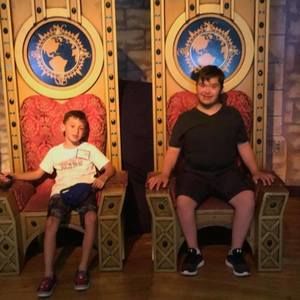 Meet your Posher, Claudia